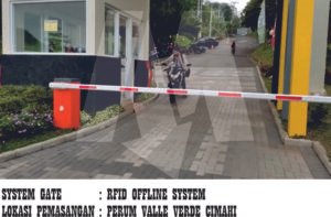 PEMASANGAN PALANG PARKIR RFID OFFLINE PERUM VALLE VERDE CIMAHI scaled