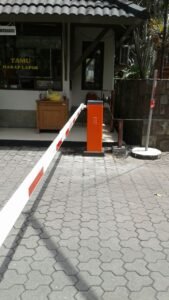 palang parkir yogyakarta kantor bpk (1)