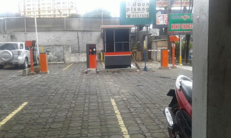 palang parkir rumah makan