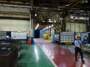 Sistem Parkir Madiun: Mengoptimalkan Efisiensi dengan Palang Parkir Otomatis Sistem parkir di Madiun semakin meningkat dengan adanya penggunaan palang parkir otomatis. Palang parkir otomatis merupakan solusi modern yang membantu mengoptimalkan efisiensi dalam pengaturan parkir di kota ini. Dengan pertumbuhan jumlah kendaraan yang terus meningkat, penting bagi pemerintah dan pengelola tempat parkir untuk menggunakan teknologi terbaru guna meningkatkan pengalaman pengguna dan mengatasi masalah kekurangan ruang parkir. Penggunaan palang parkir otomatis di Madiun memberikan banyak manfaat. Pertama, sistem ini memungkinkan pengendara untuk dengan mudah masuk dan keluar dari area parkir tanpa perlu bantuan petugas. Hal ini mengurangi waktu antri dan meningkatkan efisiensi parkir. Selain itu, palang parkir otomatis juga mempermudah proses pembayaran parkir. Pengguna dapat melakukan pembayaran secara otomatis menggunakan kartu parkir atau metode pembayaran nirkontak lainnya, mengurangi risiko kesalahan dalam penghitungan tarif dan membuat proses pembayaran lebih cepat dan efisien. Keamanan juga menjadi prioritas dalam sistem parkir Madiun dengan palang parkir otomatis. Dilengkapi dengan sistem pengawasan CCTV dan teknologi keamanan lainnya, palang parkir otomatis membantu mencegah tindakan kriminal di area parkir dan memberikan rasa aman kepada pengguna parkir. Dalam era digitalisasi ini, palang parkir otomatis Madiun juga dapat terhubung dengan aplikasi ponsel pintar. Pengguna dapat memantau ketersediaan tempat parkir secara real-time, melakukan pembayaran, dan mendapatkan informasi terkait parkir dengan mudah melalui aplikasi tersebut. Hal ini memberikan kenyamanan dan kemudahan bagi para pengendara. Dengan penggunaan palang parkir otomatis, pengelola tempat parkir di Madiun juga dapat mengumpulkan data yang akurat tentang penggunaan dan pengisian ruang parkir. Data ini dapat digunakan untuk mengoptimalkan penggunaan ruang parkir, menganalisis tren parkir, dan meningkatkan pengalaman pengguna. Jadi, jika Anda mencari solusi modern untuk sistem parkir di Madiun, palang parkir otomatis adalah pilihan yang tepat. Dapatkan kemudahan dan keamanan dalam parkir kendaraan Anda dengan menggunakan teknologi terbaru ini. Untuk informasi lebih lanjut tentang palang parkir otomatis dan produk-produk terkait, kunjungi msmparking.com. Jangan ragu untuk menghubungi tim kami yang siap memberikan pelayanan terbaik. Hubungi tim kami: - Yopie Prima WA/Telp: +6281236633639 - Ady WA/Telp: +6285100956600 - Theo WA/Telp: +6282219939448 - Rubi Yanto WA/Telp: +6281318976600 Mari bersama-sama menciptakan pengalaman parkir yang lebih efisien di Madiun dengan sistem palang parkir otomatis.