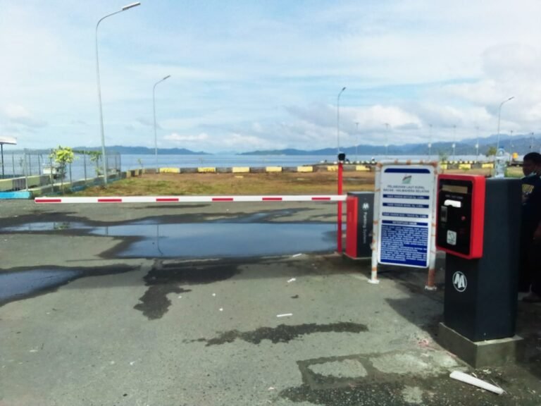 palang parkir pelabuhan