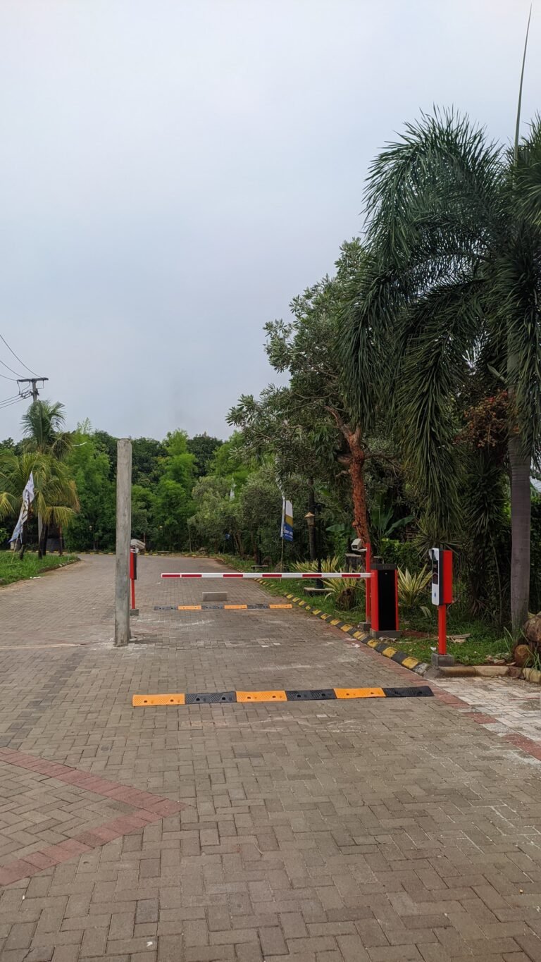 Kami menawarkan harga palang parkir yang kompetitif untuk perumahan di Banjarmasin. Harga mulai dari 35 Juta, dengan pilihan model dan fitur yang dapat disesuaikan dengan kebutuhan Anda. Hubungi kami untuk mendapatkan penawaran terbaik.