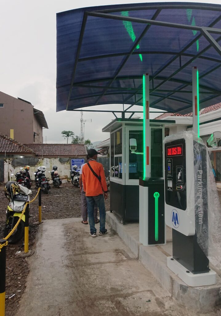 Palang Parkir Otomatis atau Automatic Barrier Gate di Jayapura (Papua)