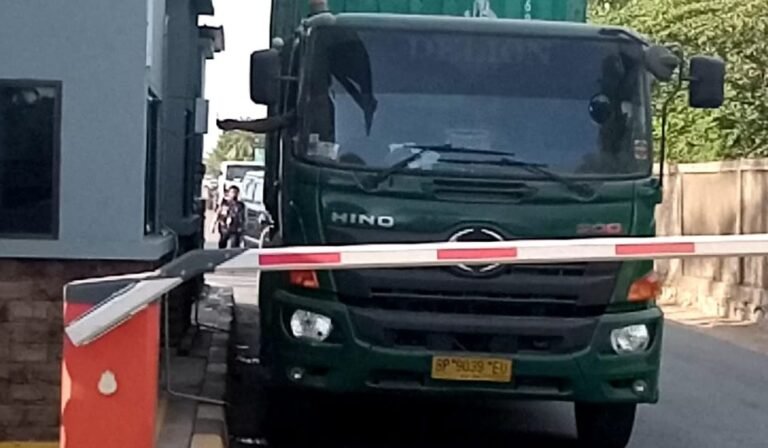 palang parkir batam