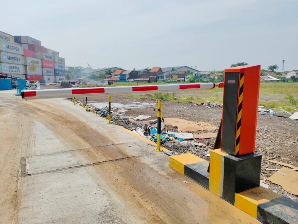 barrier gate di terminal kontainer semarang 1