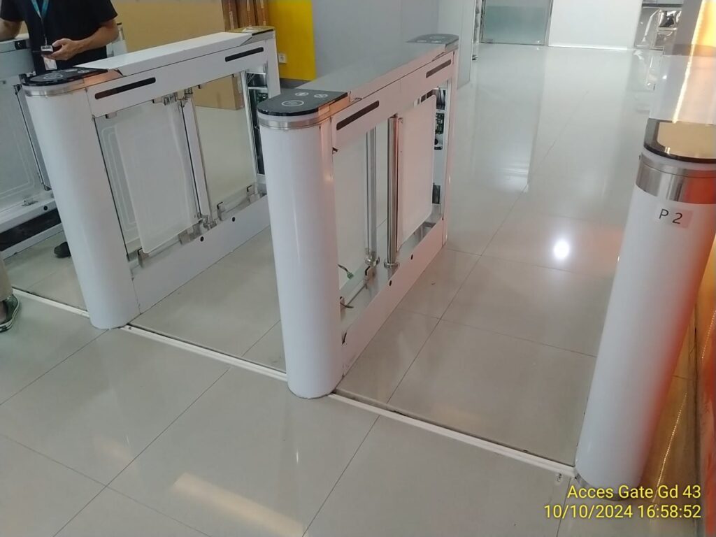 Pemasangan Automatic Speed Gate Akses (Swing Gate Barrier) di Kantor Biofarma Bandung