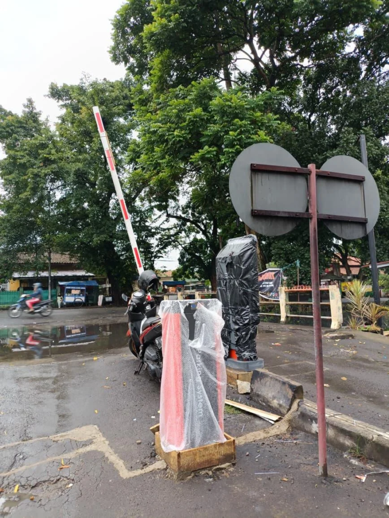Instalasi & Integrasi Palang Parkir Otomatis MSM Parking