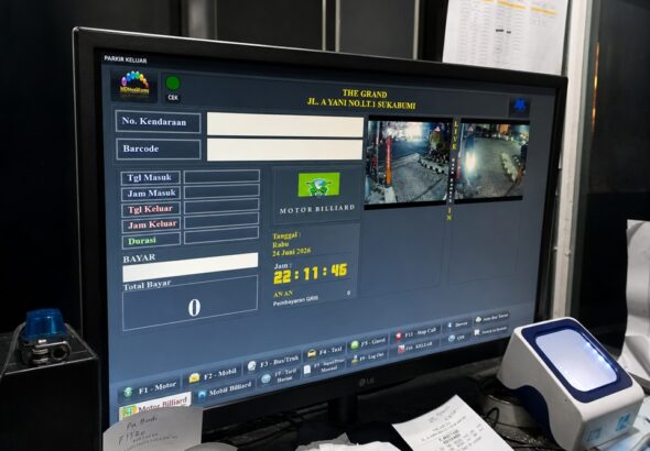 Palang parkir atau barrier gate adalah perangkat yang berfungsi mengontrol keluar-masuk kendaraan secara otomatis menggunakan motor elektrik, sensor, dan sistem kontrol akses. Saat ini, penggunaan palang parkir tidak hanya terbatas pada pusat perbelanjaan, tetapi juga telah menjadi standar di rumah sakit, perkantoran, kawasan industri, apartemen, perumahan, pelabuhan, hingga kawasan wisata.