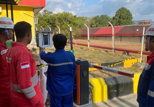 Pemasangan Palang Parkir Otomatis M Gate dengan Integrasi Face Recognition AI MSM Parking di PT Pertamina FT Kalabahi ()
