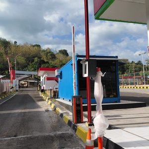 Pemasangan Palang Parkir Otomatis M Gate dengan Integrasi Face Recognition AI MSM Parking di PT Pertamina FT Kalabahi ()