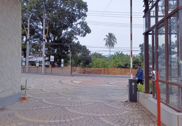 Palang parkir perumahan ()